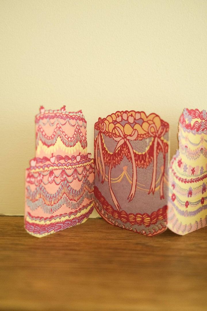 BIRTHDAY CAKE CONCERTINA GREETING CARD